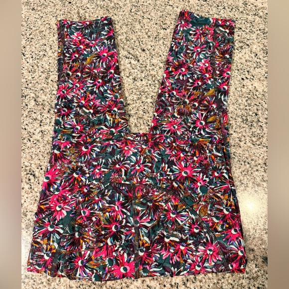 Lululemon Swift Speed High Rise Crop 21” EUC Size 4 - Picture 9 of 11